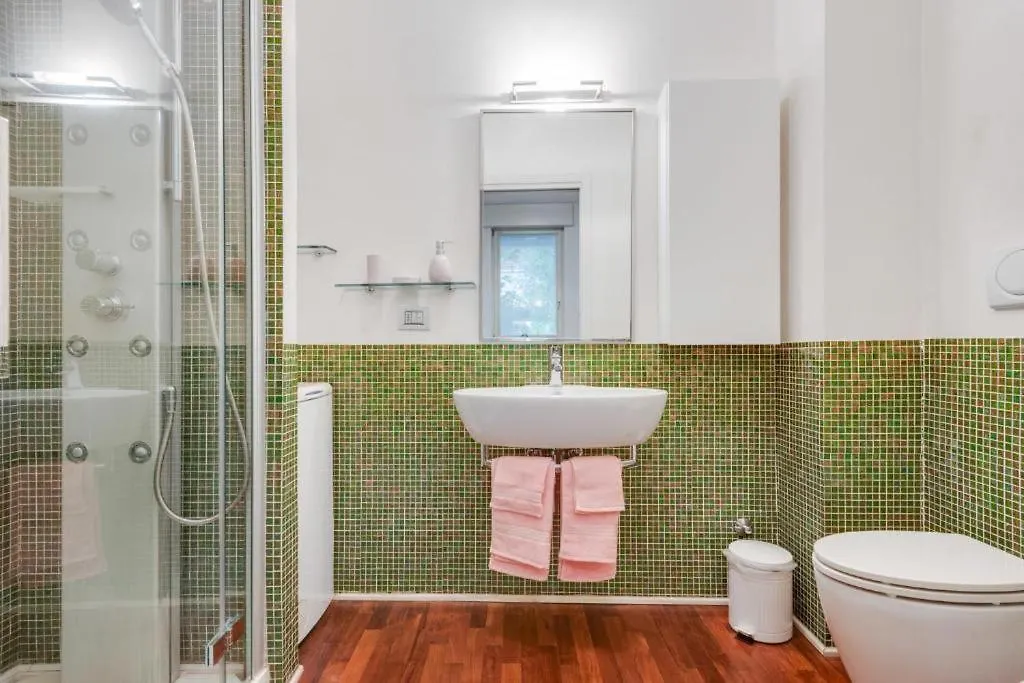 Daire Amazing Apt In The Heart Of Pta Venezia Milano
